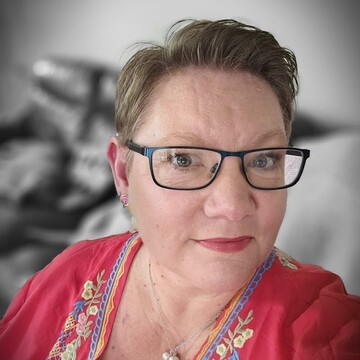 Helena, 47 Geelong, Victoria, Australia