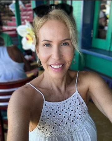 lorna, 59 Brisbane, Queensland, Australia