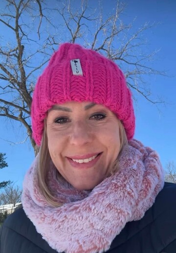 Diane, 48 Brisbane, Queensland, Australia