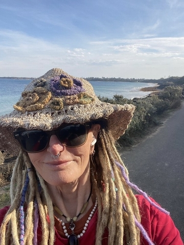 Simone, 63 Geelong, Victoria, Australia